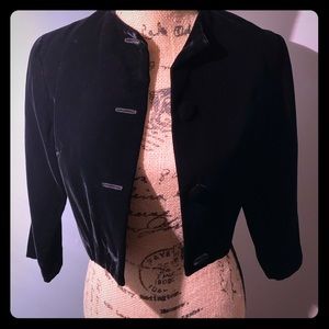 Vtg black velvet cropped jacket/shrug